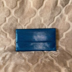 Louis Vuitton Blue Epi wallet